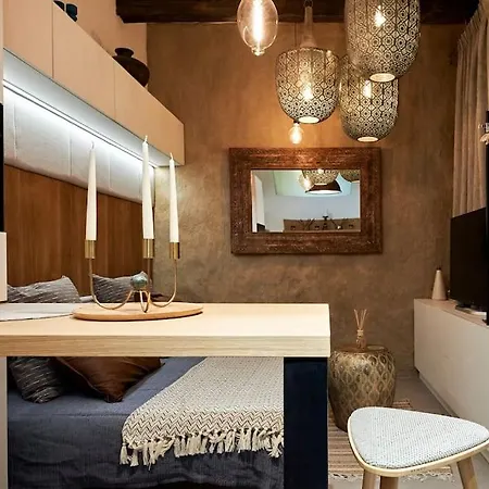 Daire In The Center Of Next To The